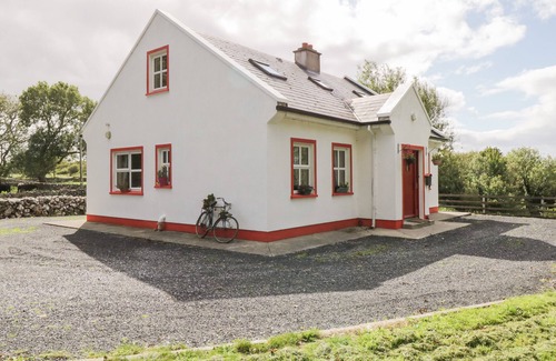 Neale Cabaña | LOUGH MASK ROAD FISHING COTTAGE in Ballinrobe, County Mayo