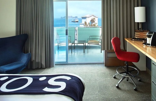 Fisherman's Wharf Hotel | Lounge & Play Near Bay Tours + Fisherman’s Wharf Fun