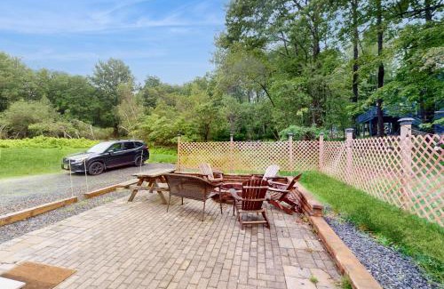 Long Pond Casa | Lounging in Long Pond