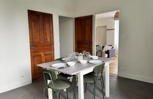 Luc-la-Primaube Apartamento | LOustal d Henri 3 chambres
