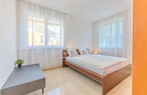 Brevnov Apartamento | Loutkářská Apartment - Near Airport, Parking