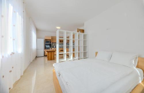 Brevnov Apartamento | Loutkářská Apartment - Near Airport, Parking