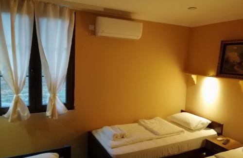 Banatski Karlovac Cama Y Desayuno | Lovački dom