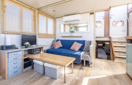 Bassins a Flot Alquiler De Eote | Love Boat Vintage