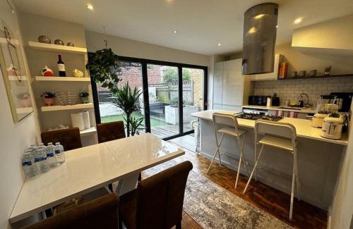 Abbey Casa | Love in the Heart of Wimbledon