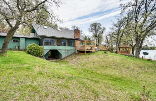 New Richmond Casa | Love Lake Retreat with Hot Tub in New Richmond!