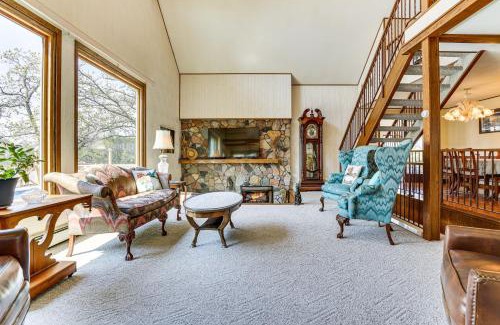 New Richmond Casa | Love Lake Retreat with Hot Tub in New Richmond!
