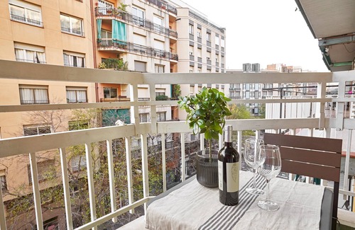 el Fort Pienc Apartamento | Love Local Life Near Sagrada Familia By MyRentalHost