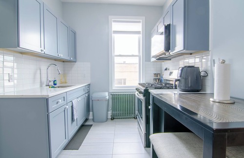 Industry Apartamento | Love my place- 10 Mins Away To NYC - Pristine Apartment