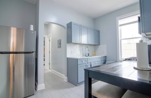 Industry Apartamento | Love my place- 10 Mins Away To NYC - Pristine Apartment