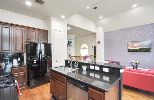 Woodlake - Briar Meadow Casa | Love&Mystique Getaway in Galleria w/ Pool /Sleeps12!
