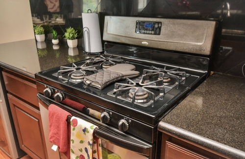 Woodlake - Briar Meadow Casa | Love&Mystique Getaway in Galleria w/ Pool /Sleeps12!