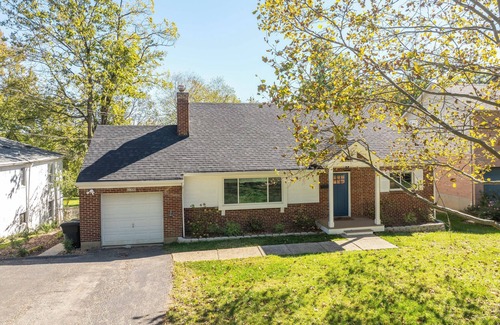 Silverton Casa | Love ‘n Life Haven – Spacious and Serene 5 BDR, Short Drive to Shopping & Dining