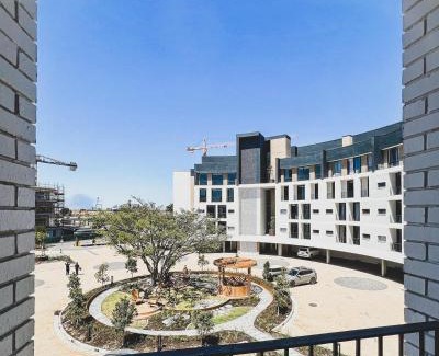 Century City Apartamento | Love on Park by Dajosha bookings