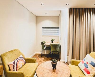 Century City Apartamento | Love on Park by Dajosha bookings
