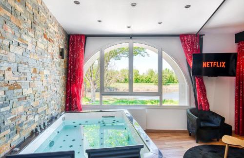 Rochefort-sur-Loire Apartamento | Love room au bord de l'eau. L'instant coquin