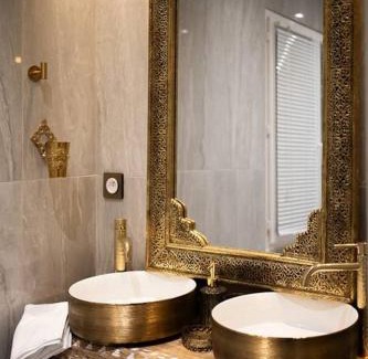 Saint-Rambert-d'Albon Apartamento | Love room Dubaï & Balnéo
