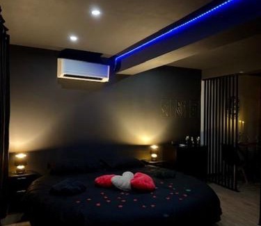Limoux Apartamento | Love Room L'instanté - "Suite L'intense"