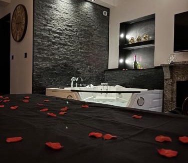 Limoux Apartamento | Love Room L'instanté - Suite "L'élégante"
