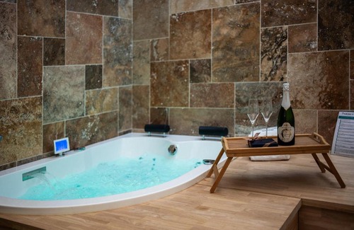 Romans-sur-Isere Apartamento | Love room La Toscana