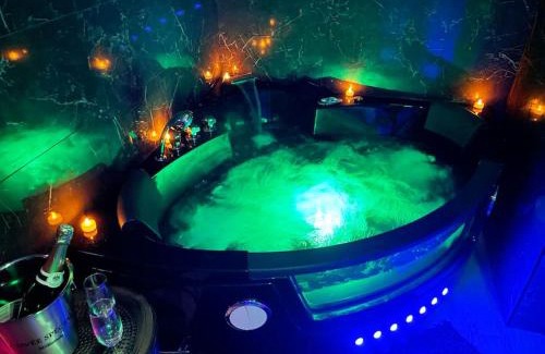 Chateau-Landon Apartamento | Love Room Le Baroque/Jacuzzi/Sauna