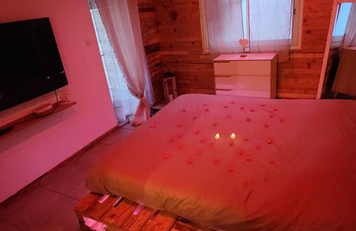 Roquevaire Cama Y Desayuno | Love Room Les dessous du Garlaban