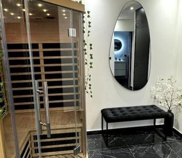 Saint-Ouen-l'Aumone Apartamento | Love Room, Luna Spa