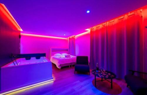 La Riche Apartamento | LOVE ROOM SAUNA,JACCUZZI Netflix Tours