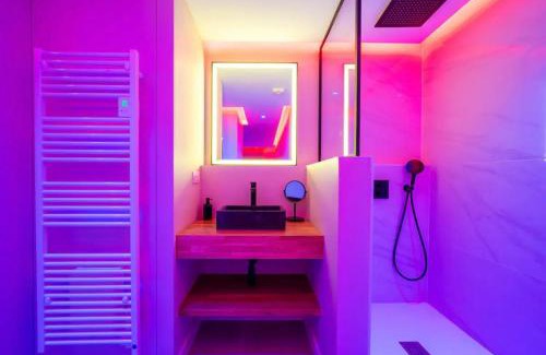 La Riche Apartamento | LOVE ROOM SAUNA,JACCUZZI Netflix Tours