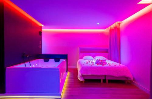 La Riche Apartamento | LOVE ROOM SAUNA,JACCUZZI Netflix Tours