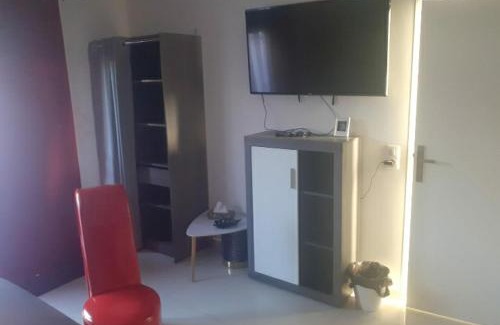 Tremblay-en-France Hotel | Love Room Sensuelle
