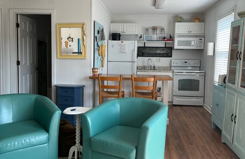 Yaupon Beach Condominio | Love The Salt Shack! 2 bedroom oceanfront condo!