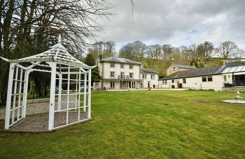 Alston Casa | Lovelady Shield House