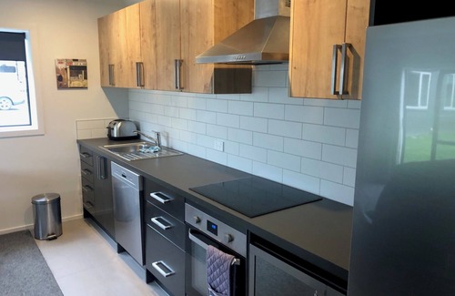 Cambridge Apartamento | Lovely 1 bedroom - 1 bathroom unit. Self contained with full kitchen.