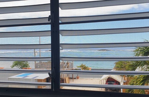 Puerto Nuevo Apartamento | Lovely 1-bedroom Beach Apt - Mare Blu 3rd floor