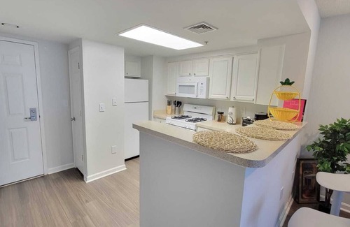 Ballston Condominio | Lovely 1-Bedroom Condo with Pool and City View