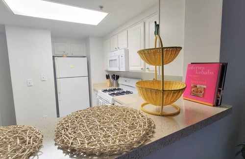 Ballston Condominio | Lovely 1-Bedroom Condo with Pool and City View