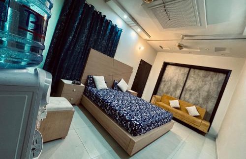 Multan Apartamento | Lovely 1 Bedroom Furnished Apartments
