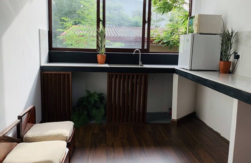 Colombo 05 Casa | Lovely 1-Bedroom House with Free-Parking Facility