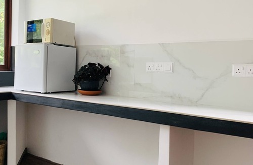 Colombo 05 Casa | Lovely 1-Bedroom House with Free-Parking Facility