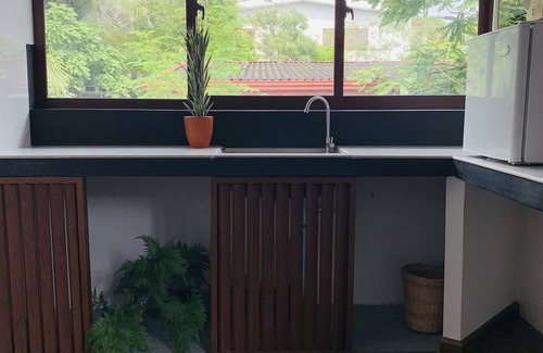 Colombo 05 Casa | Lovely 1-Bedroom House with Free-Parking Facility