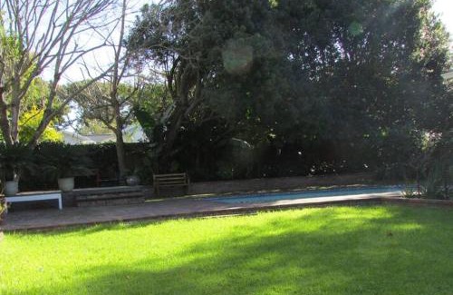 Welgemoed Apartamento | Lovely 1-bedroom rental with a pool