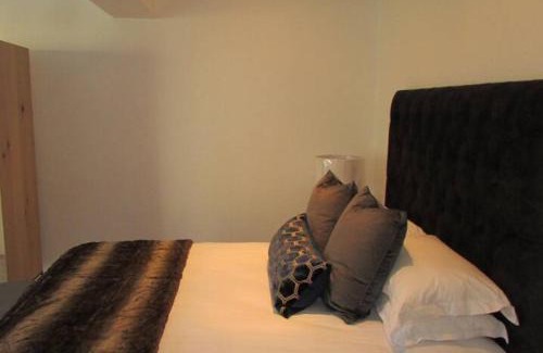Welgemoed Apartamento | Lovely 1-bedroom rental with a pool