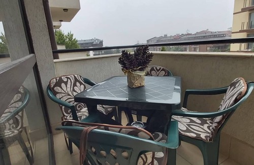 Kvartal Noviya Grad Apartamento | Lovely 1 bedroom suite