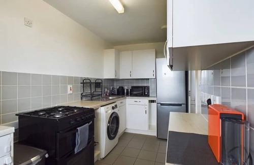 Hackney Downs Apartamento | Lovely 1 BR serviced apartment w/ patio sleeps 3+ | Pass The Keys