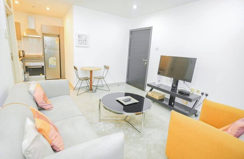 East Legon Apartamento | Hermoso apartamento de 1 dormitorio cerca del centro comercial y el aeropuerto con piscina en la azotea y gimnasio