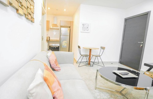 East Legon Apartamento | Hermoso apartamento de 1 dormitorio cerca del centro comercial y el aeropuerto con piscina en la azotea y gimnasio