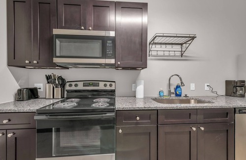 Waldron Casa | Lovely 1bedroom/1bath Apartment in Kansas Free WiFi Parking near Airport