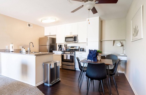 Moorpark Apartamento | Lovely 1BR in Moorpark + Parking