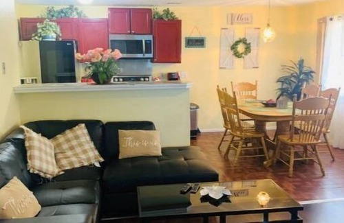 Southeast Colorado Springs Apartamento | Lovely 2 Bedroom in the Heart of Colorado Springs